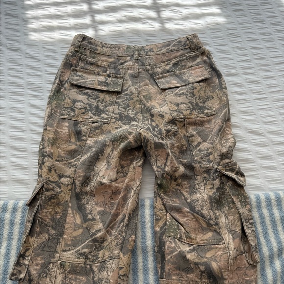 Edikted Camo Cargo Pants - Picture 4 of 5